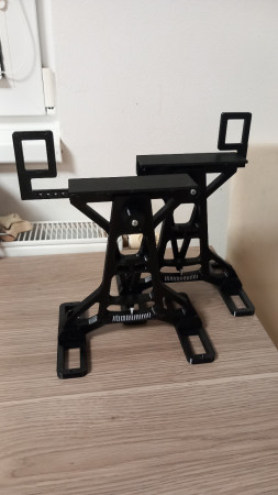 Vyvažovačka modelů letadel